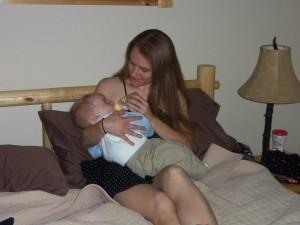 How One Mother Practices Attachment Parenting While Bottle Feeding