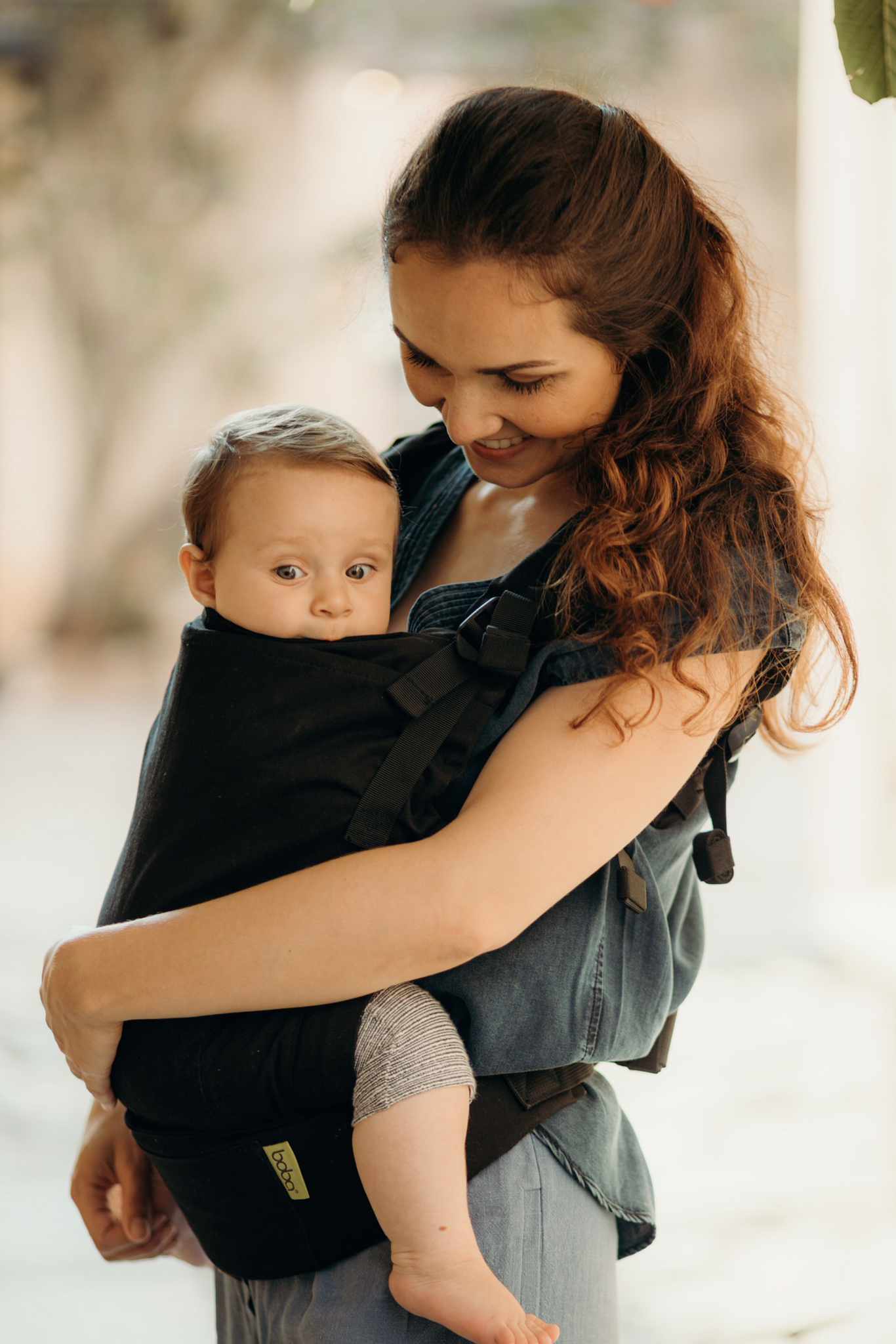 Make sure your baby is secure and comfortable with the Boba X baby carrier in black! Featuring adjustable straps for babies 0-36+ months or 7lbs to 45 lbs (3,5 - 20 kg), with top marks for adjustability, softness and support.
